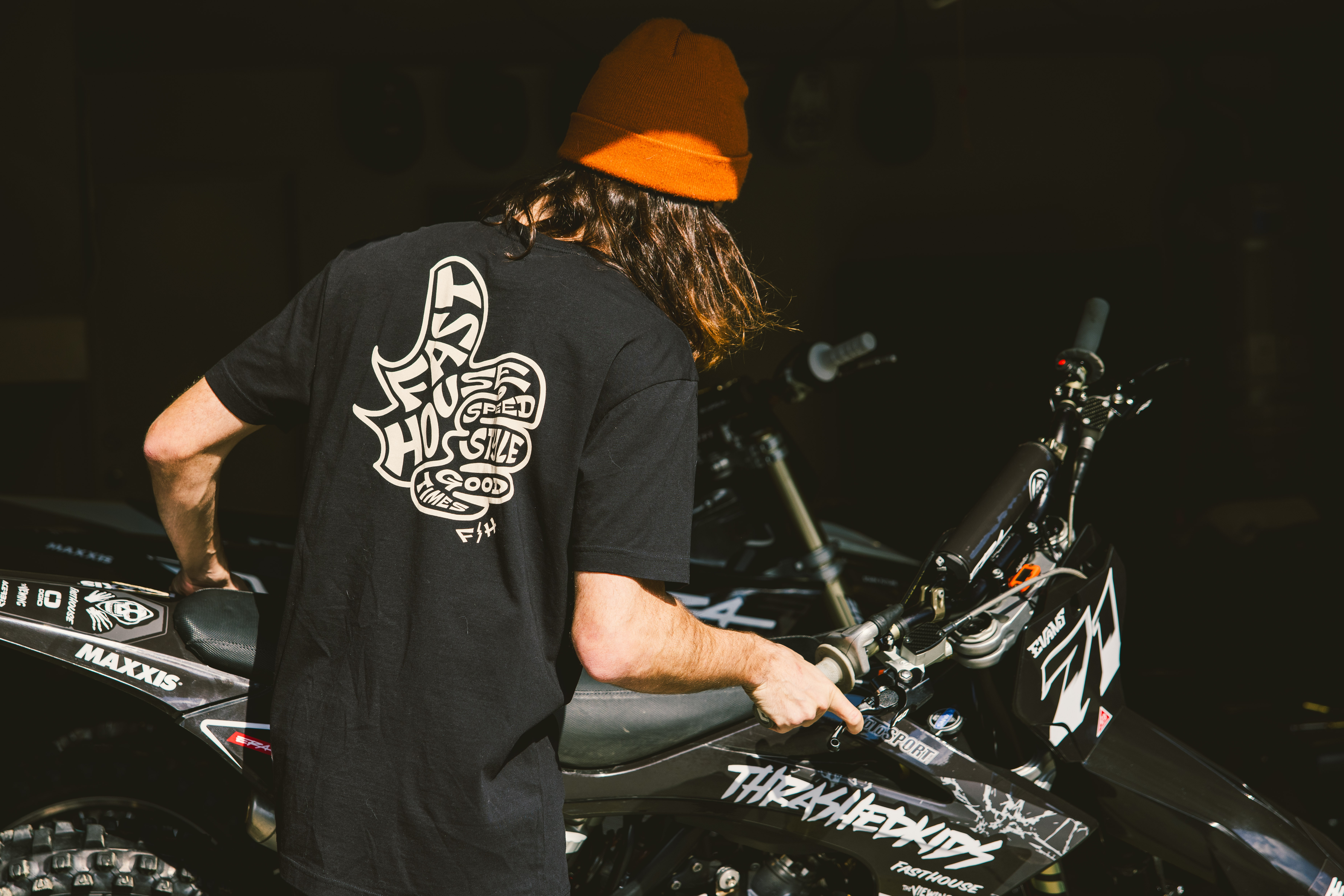 Satisfaction Tee - Black - 4